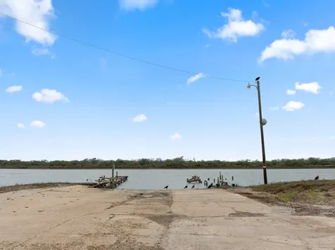 1052 County Road 201 Sargent TX 77414