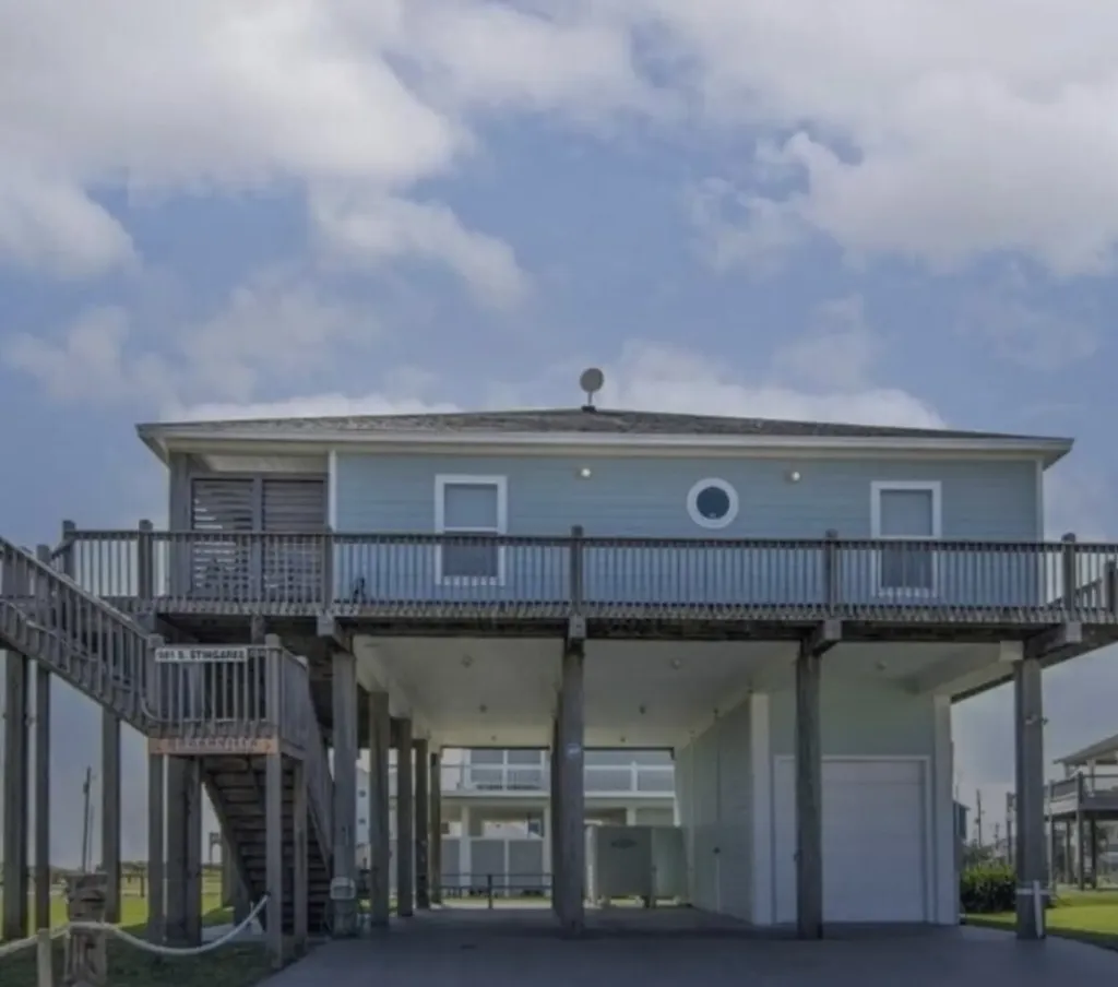 981 South Stingaree Drive Crystal Beach TX 77650
