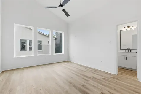 812 Elkhart Street E Houston TX 77091