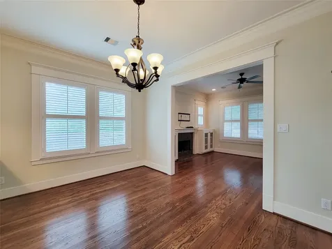 1140 W Cottage Street Houston TX 77009