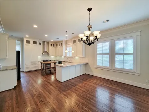 1140 W Cottage Street Houston TX 77009