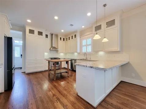 1140 W Cottage Street Houston TX 77009