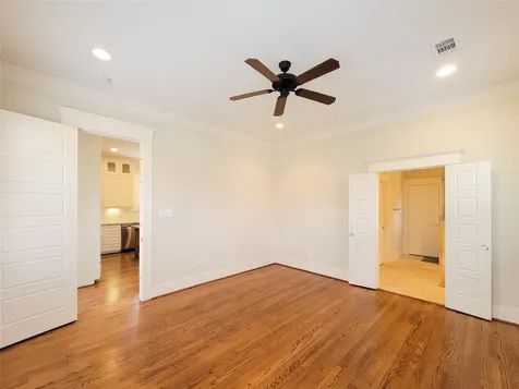 1140 W Cottage Street Houston TX 77009