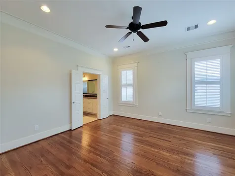 1140 W Cottage Street Houston TX 77009