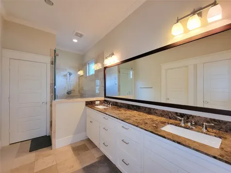 1140 W Cottage Street Houston TX 77009