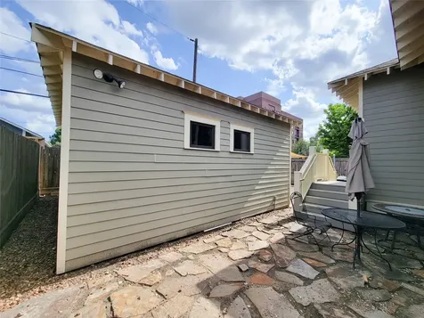 1140 W Cottage Street Houston TX 77009