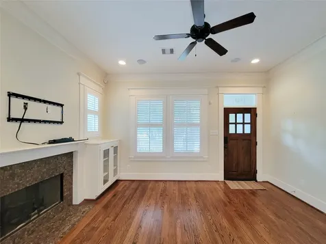 1140 W Cottage Street Houston TX 77009