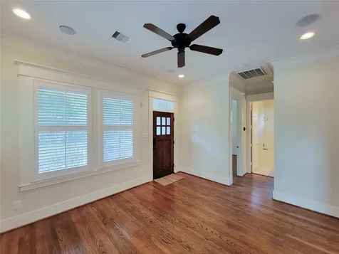 1140 W Cottage Street Houston TX 77009