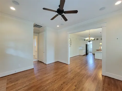 1140 W Cottage Street Houston TX 77009
