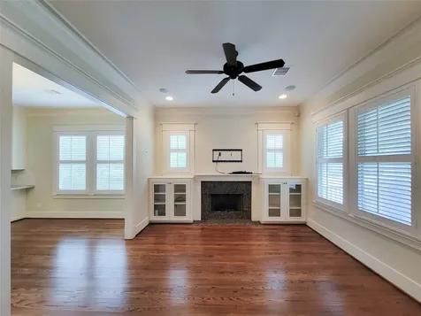 1140 W Cottage Street Houston TX 77009