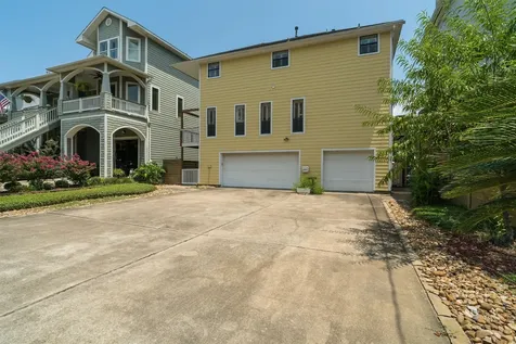 804 Bay Avenue Kemah TX 77565