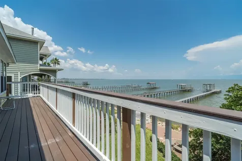 804 Bay Avenue Kemah TX 77565