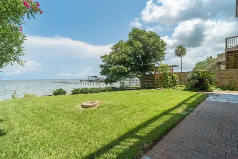 804 Bay Avenue Kemah TX 77565
