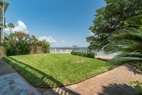 804 Bay Avenue Kemah TX 77565