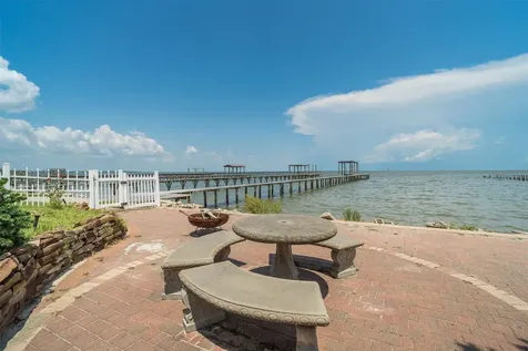 804 Bay Avenue Kemah TX 77565