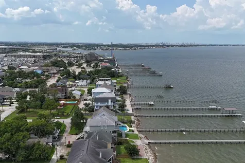 804 Bay Avenue Kemah TX 77565