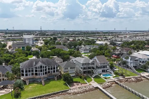 804 Bay Avenue Kemah TX 77565