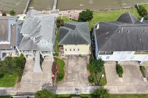 804 Bay Avenue Kemah TX 77565