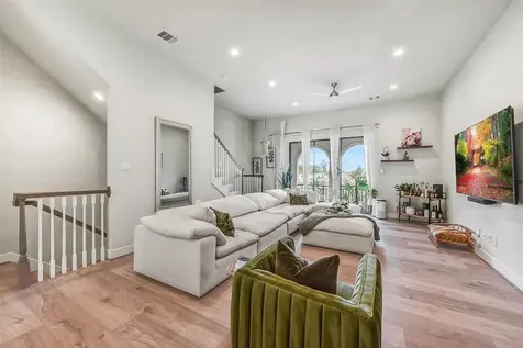 5205 Allen Street C Houston TX 77007