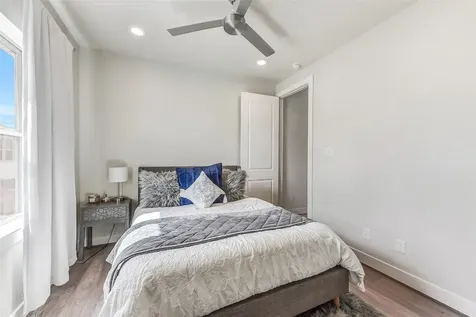 5205 Allen Street C Houston TX 77007