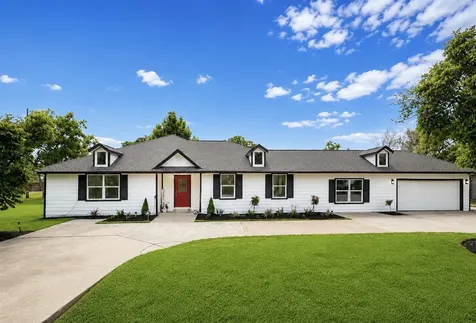 1214 Main Street Alvin TX 77511