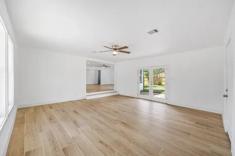 1214 Main Street Alvin TX 77511