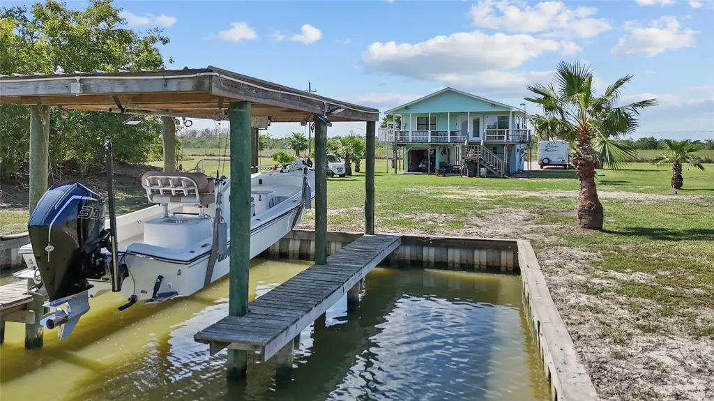 540 Bayou Avenue Anahuac TX 77514