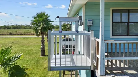 540 Bayou Avenue Anahuac TX 77514