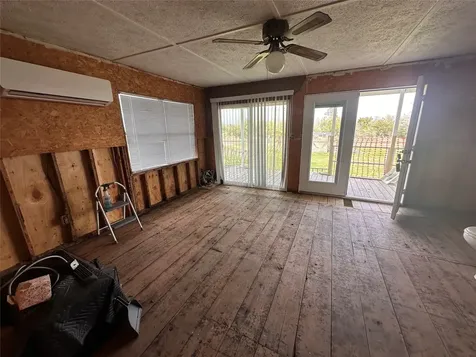 540 Bayou Avenue Anahuac TX 77514