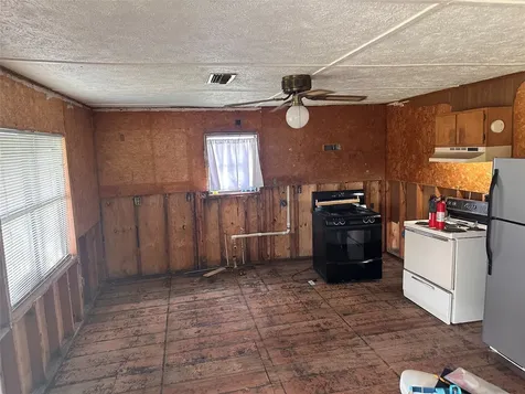 540 Bayou Avenue Anahuac TX 77514