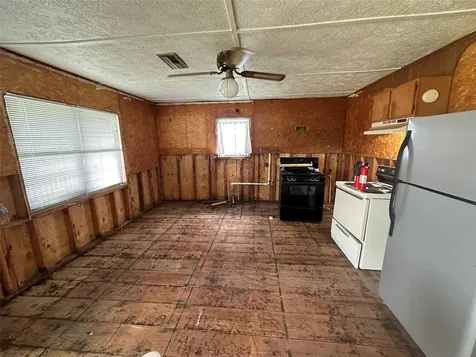 540 Bayou Avenue Anahuac TX 77514