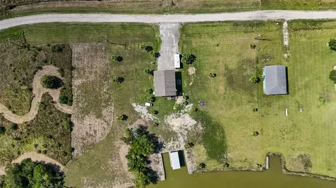540 Bayou Avenue Anahuac TX 77514