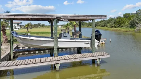 540 Bayou Avenue Anahuac TX 77514