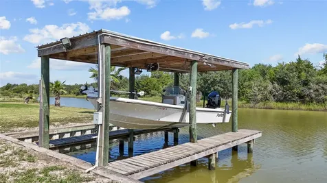 540 Bayou Avenue Anahuac TX 77514