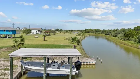 540 Bayou Avenue Anahuac TX 77514