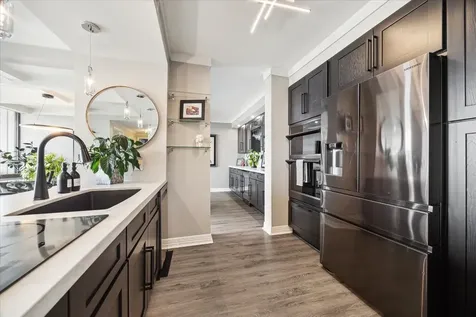 5001 Woodway Drive 1506 Houston TX 77056