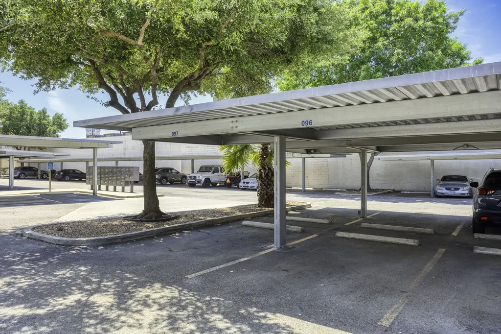 831 S Flores Street 2201 San Antonio TX 78204