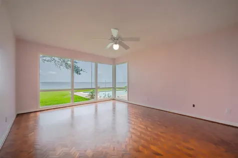 1700 S Virginia Port Lavaca TX 77979