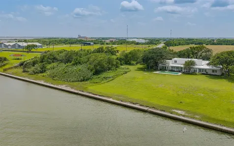 1700 S Virginia Port Lavaca TX 77979