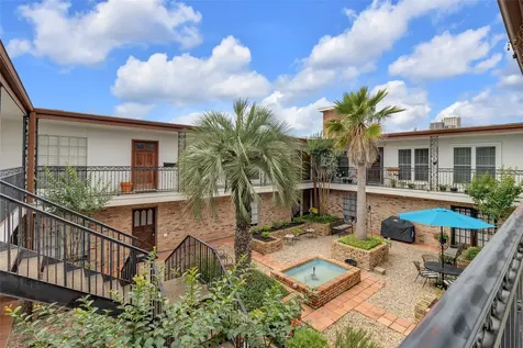 1909 Brun Street 17 Houston TX 77019