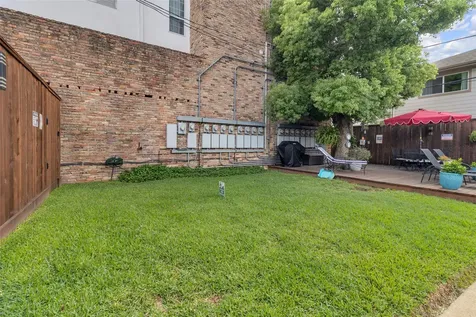 1909 Brun Street 17 Houston TX 77019