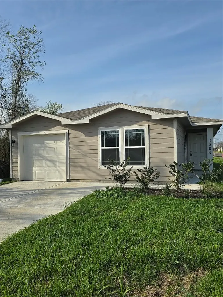 1204 Daniel Street Baytown TX 77520