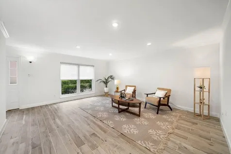 6434 Burgoyne Road 109 Houston TX 77057