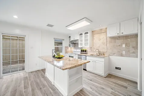 6434 Burgoyne Road 109 Houston TX 77057