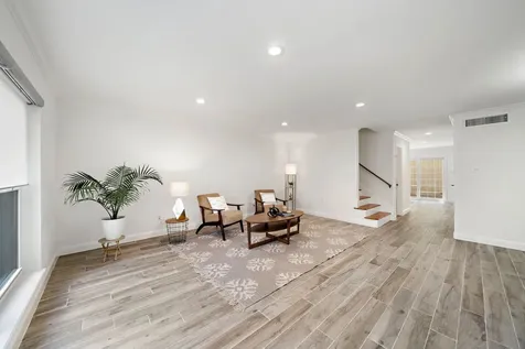 6434 Burgoyne Road 109 Houston TX 77057