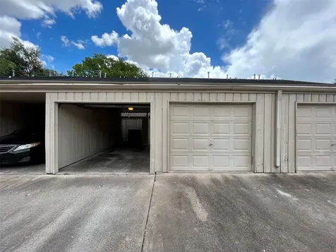 6434 Burgoyne Road 109 Houston TX 77057