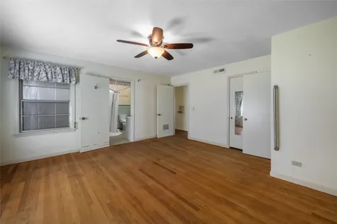 232 S Holland Bellville TX 77418