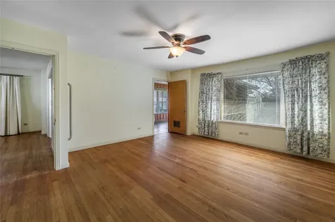 232 S Holland Bellville TX 77418