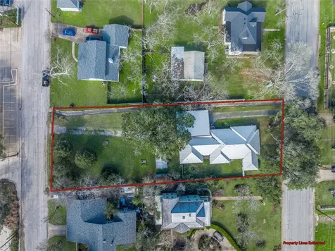 232 S Holland Bellville TX 77418
