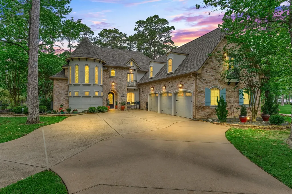 106 Fairwater Drive Montgomery TX 77356